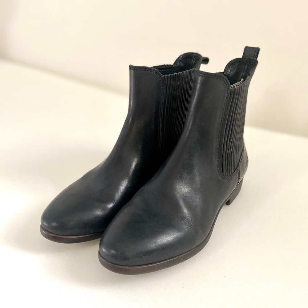 Black Leather UGG Ankle boots